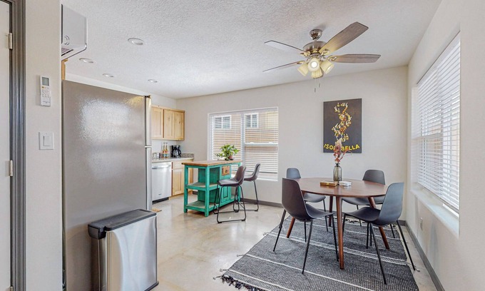 Barelas Casa | Riverside Townhome