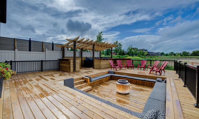 Grand River South Casa | Rivertrail Retreat - 1 of a Kind Picturesque Deck + Movie theatre + Getaway