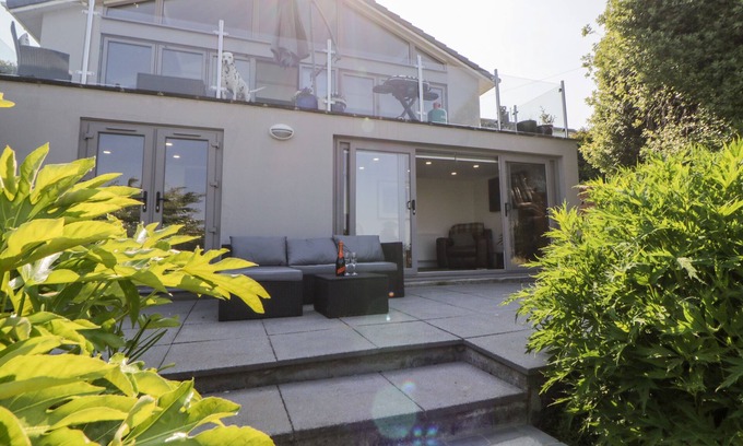 Saltash Cabaña | RIVERVIEW @ 1 BRUNEL VIEW, with a garden in Saltash