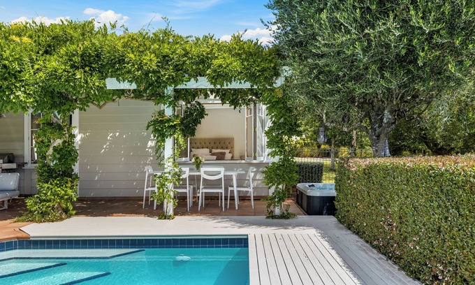 Riverhead Casa | Riverview Cottage - Private Pool + Brand New Spa