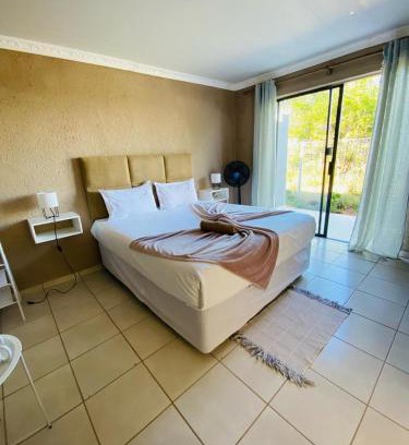 Mamaolo Cama Y Desayuno | Riverview Pool Resort and Lodge