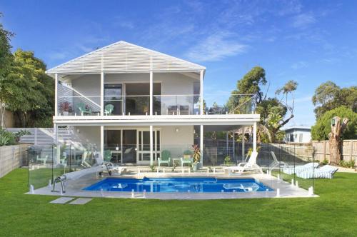 Ocean Grove Casa | Riverview Retreat By Host on the Coast