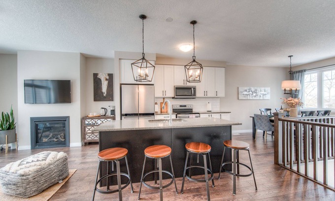 Rosemount Casa | RiverView retreat by forest & river, rural escape while enjoying a modern house