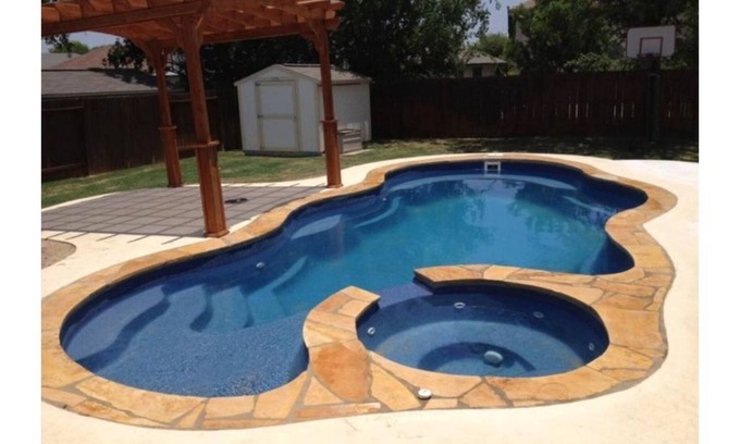 Mahncke Park Casa | Riverwalk Pearl Zoo Museums Pool 5 BR 4 1/2 Baths, --Ask for extra days!--