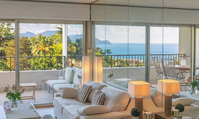 La Croix des Gardes Apartamento | Riviera Escape – Sea View, Pool & Tennis
