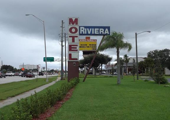 Kissimmee Hotel | Riviera Motel
