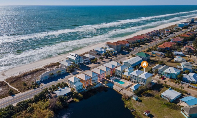 Fort Bay Casa | Riviera Sunrise - Chic, Modern, Pool and Beach Access