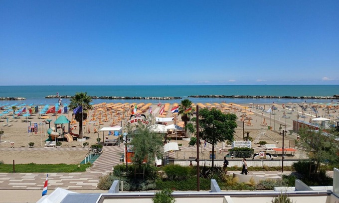 Torre Pedrera Apartamento | RN003 - Torre Pedrera, exclusive three-room beachfront apartment with balcony