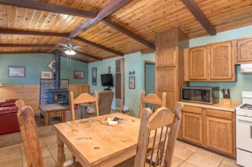 Ruidoso Casa | Roadrunner - Cozy Cabin - Whirlpool and Hot Tub