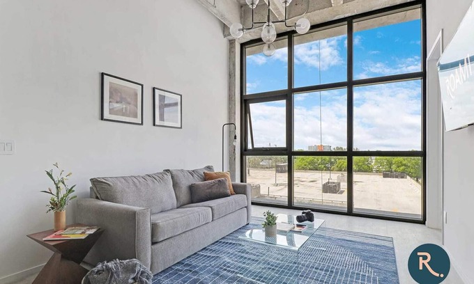 Little Haiti Casa | Roami | 10 min walk to Biscayne Plaza