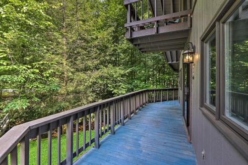 Roan Mountain Casa | Roan Mountain Creekside Cabin Hike and Fish!