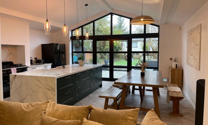 Cyncoed Casa | Roath Park Lake 5BR City Retreat