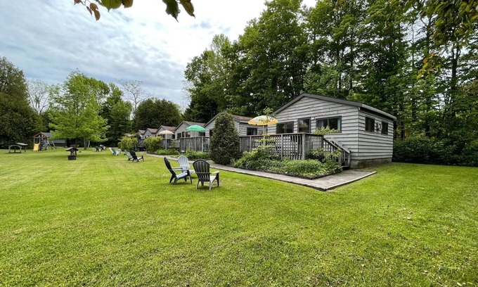 Hope Bay Cabaña | Robin-Cedar garden Cozy Cottage #1 for a relaxing retreat