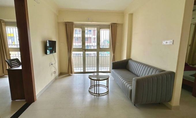 Thergaon Apartamento | Robin's Roost: 2BHK Modern AC Flat in Wakad, Pune