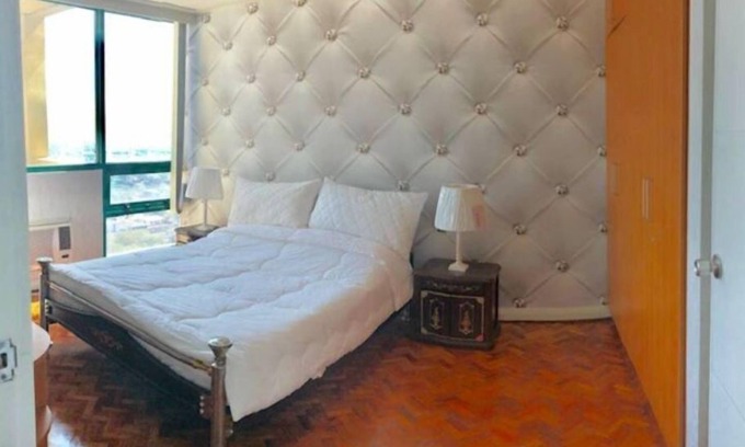 Ermita Condominio | 68 sq.m Entire One Condo Unit in Robinson Place