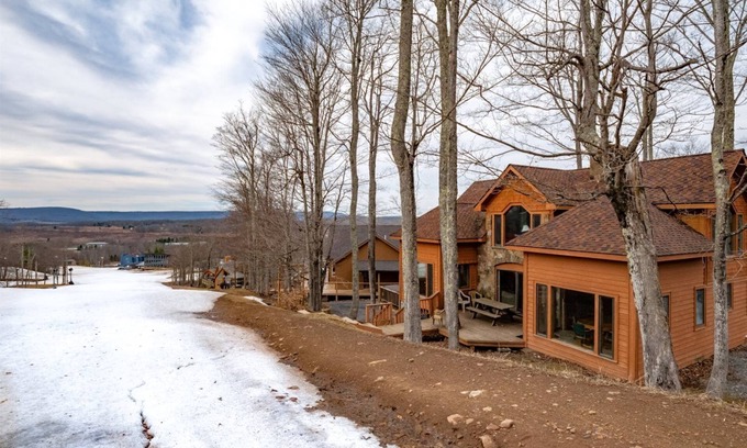 Northface Casa | Robyn`s Nest - 304 Slopeside Road