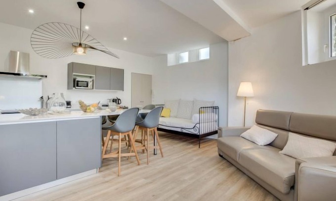 Biarritz Apartamento | Roche Ronde by Interhome