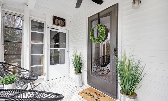 Rock Hill Casa | Rock Hill Family Bohemian Bungalow | Outdoor Living | Sleeps 12! | Dog friendly!