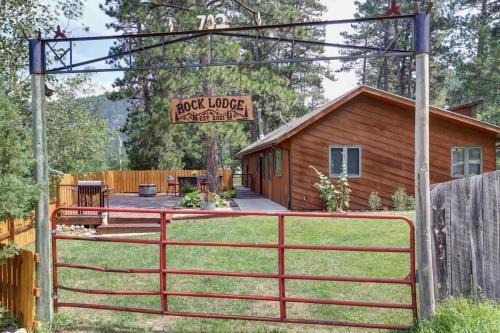 Keystone Casa | Rock Lodge Complete with Covered Parking