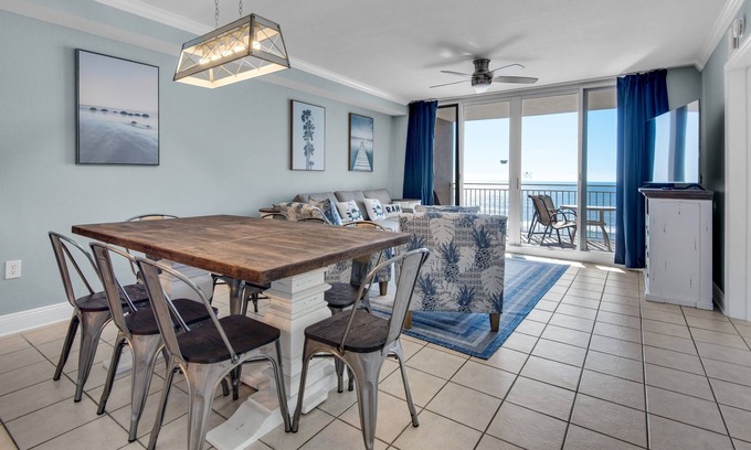 Open Sands Condominio | Rocken The Beachfront Updated condo Balcony views of Panama City Beach! Sleeps 8