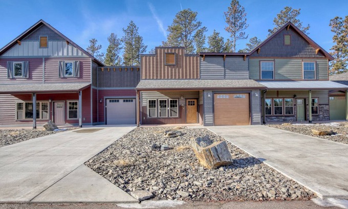 Rockerville Condominio | Rockerville Gold Town Lodging #3-This one-bedroom condo is your perfect home base for adventure and relaxation. Just minutes from Mount Rushmore, Crazy Horse Memorial, Custer State Park, Sturgis, and the Badlands.