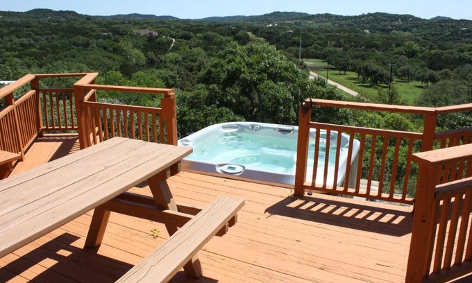Pipe Creek Casa | Rockin' B Ranch Bluff House