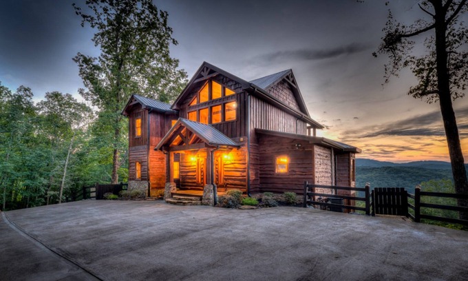 Blue Ridge Cabaña | Rocknview Lodge by Escape to Blue Ridge