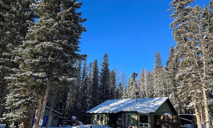 Nordegg Cabaña | Rocky Mountain Retreat: Private 2 Acres & Hot Tub