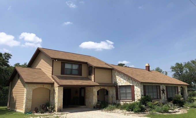 Bandera Casa | Rocky River Guest House