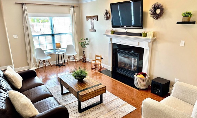 Ashley Oaks Casa | Rocky Top Refuge 15 minutes from UT, downtown, and Turkey Creek!