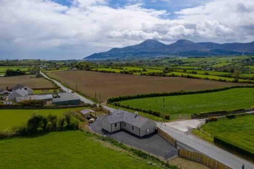 Annsborough Casa | Roddys cottage three bedroom with hot tub sleeps6
