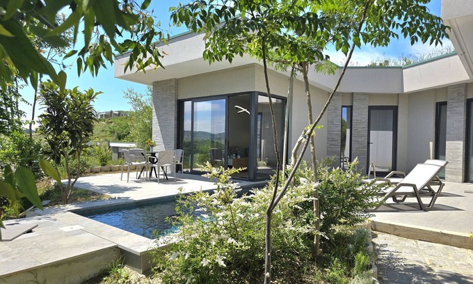 Ishem Chalet De Esquí | Rodon Private Pool Villa 277