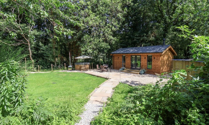 Aislaby Cabaña | ROE DEER LODGE, pet friendly, luxury holiday cottage in Sleights