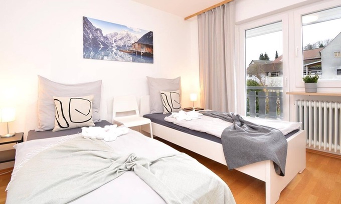 Rohr Apartamento | Roh02 - Geräumige Apartment mit Balkon in Rohr bei Nürnberg, 90 qm, 4 Schlafzimmer, Max. 7 Personen