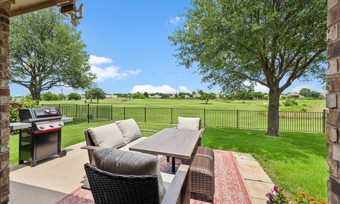 McKinney Casa | Rolling Greens Retreat – Views, Comfort, Calm