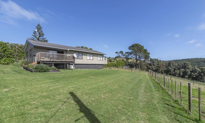 Otaua Casa | Rolling Hills Retreat - Otaua Holiday Home