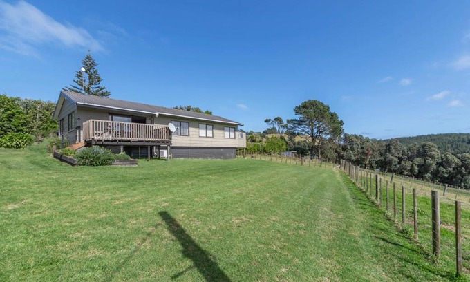 Otaua Casa | Rolling Hills Retreat - Otaua Holiday Home