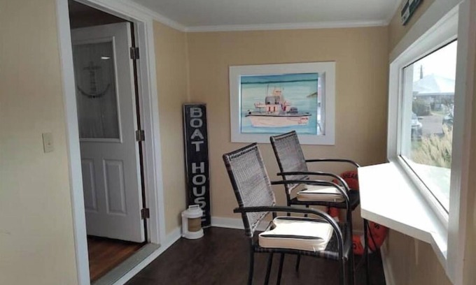 Coinjock Casa | Rolling Hitch-Cottage on the ICW - Dog Friendly!