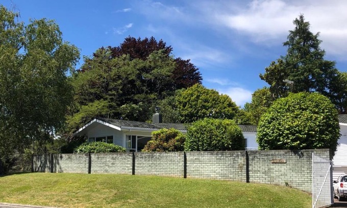 Turangi Casa | Romahapa - Turangi Holiday Home