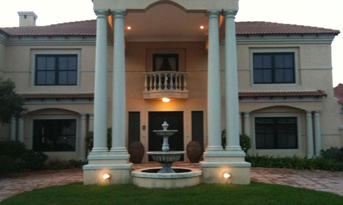 Sunset Beach Casa | Roman Retreat