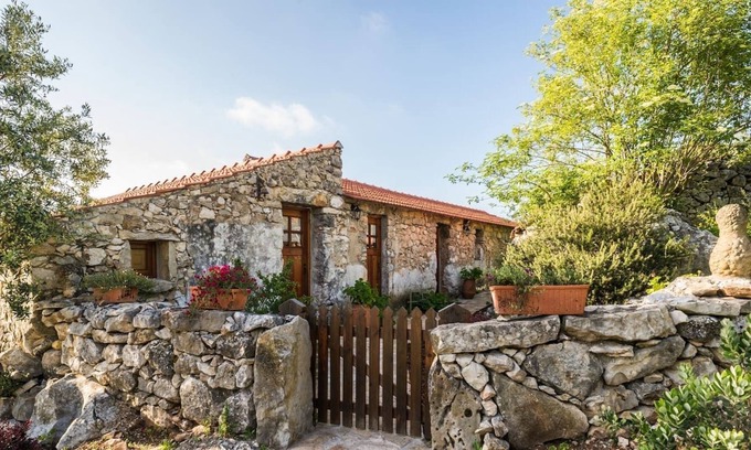 Alqueidao da Serra Otro | Casa romana de la carretera | Casa da Estrada Romana | Cerca de Porto de Mós + Fátima