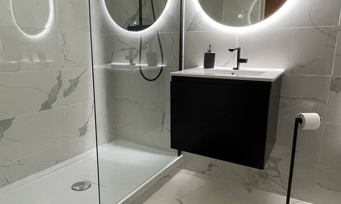 Faubourg North Apartamento | Romantic apartment with jacuzzi near the center of DIJON