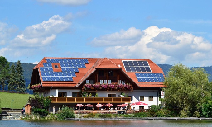 Zeutschach Apartamento | Romantic apartments with pond view, sun terrace and swimming pond