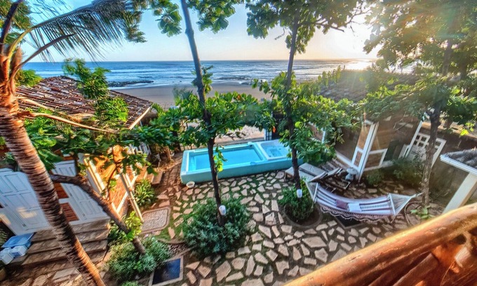 Pochomil Casa | Main Beach House w / Ocean Sunset Views para parejas!