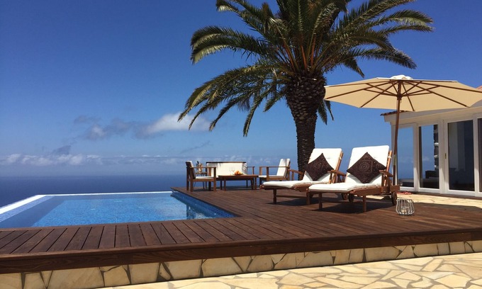 Puntagorda Cabaña | Romántica villa de descanso con piscina infinita y vistas panorámicas al mar en la costa