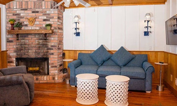 Captiva Hotel | Romantic Coastal Retreat! 1BR Cottage w/Beach View | Onsite Pools | Parking