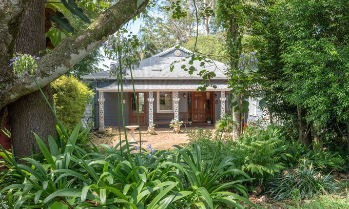 Eagle Heights Cabaña | Romantic Cottage 250m to Gallery Walk