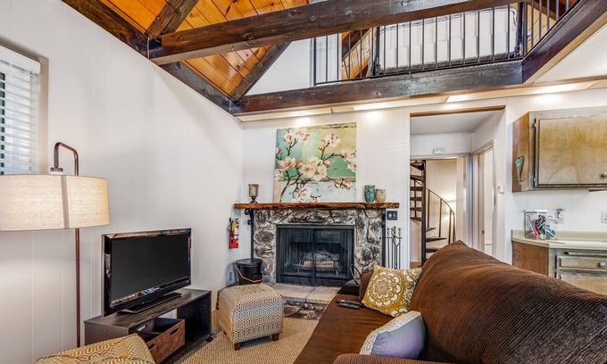 Sugarloaf Cabaña | Romantic Cottage with Dog-Friendly Yard - Internet, Fireplace, Snowbird-Friendly