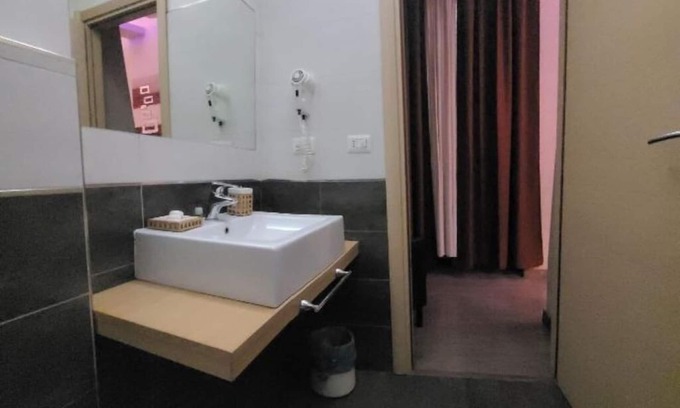 Rione III Colonna Casa | RomAntic Dreams Sistina Guest House: King Superior Room
