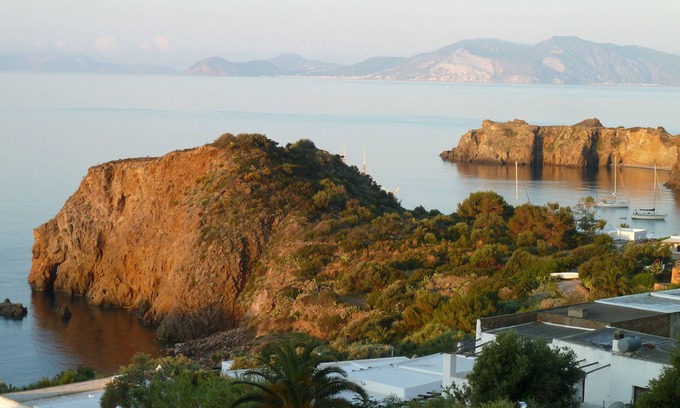 Panarea Villa | Romántica villa antigua con panorámica eólica Panarea